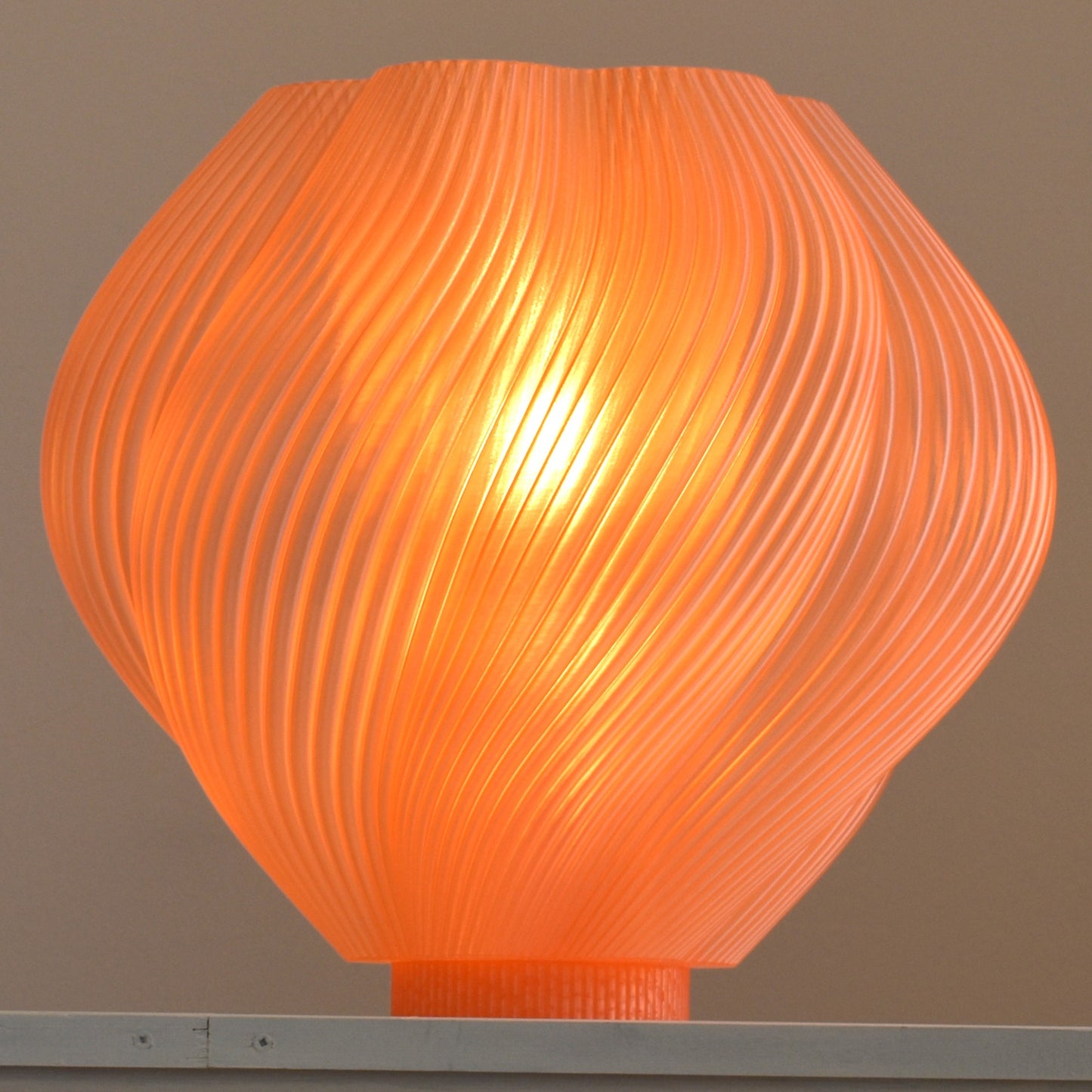 NUBE Tischleuchte - Peach